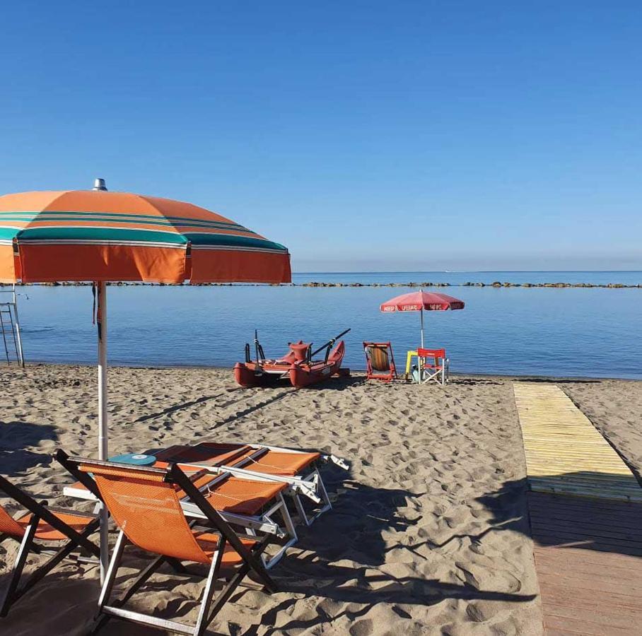 Camping Parco Vacanza Partaccia 2 Марина-ді-Масса Екстер'єр фото