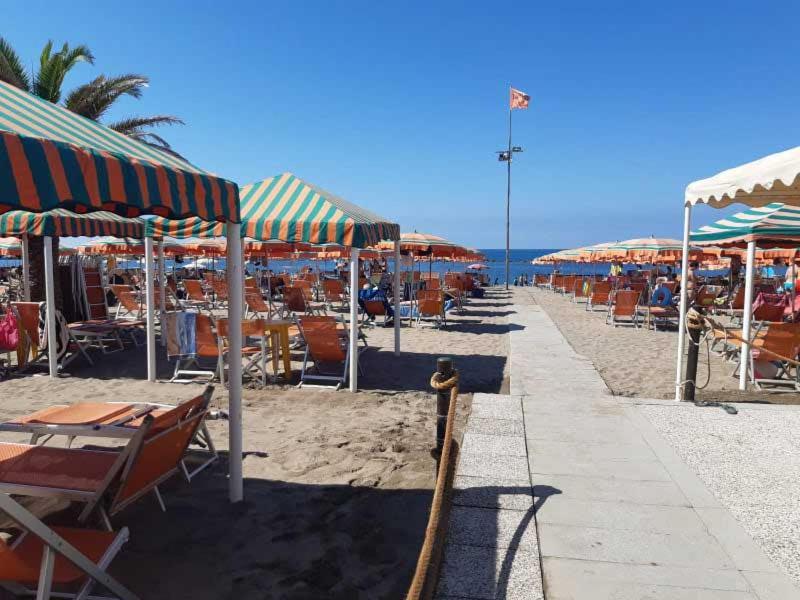 Camping Parco Vacanza Partaccia 2 Марина-ді-Масса Екстер'єр фото